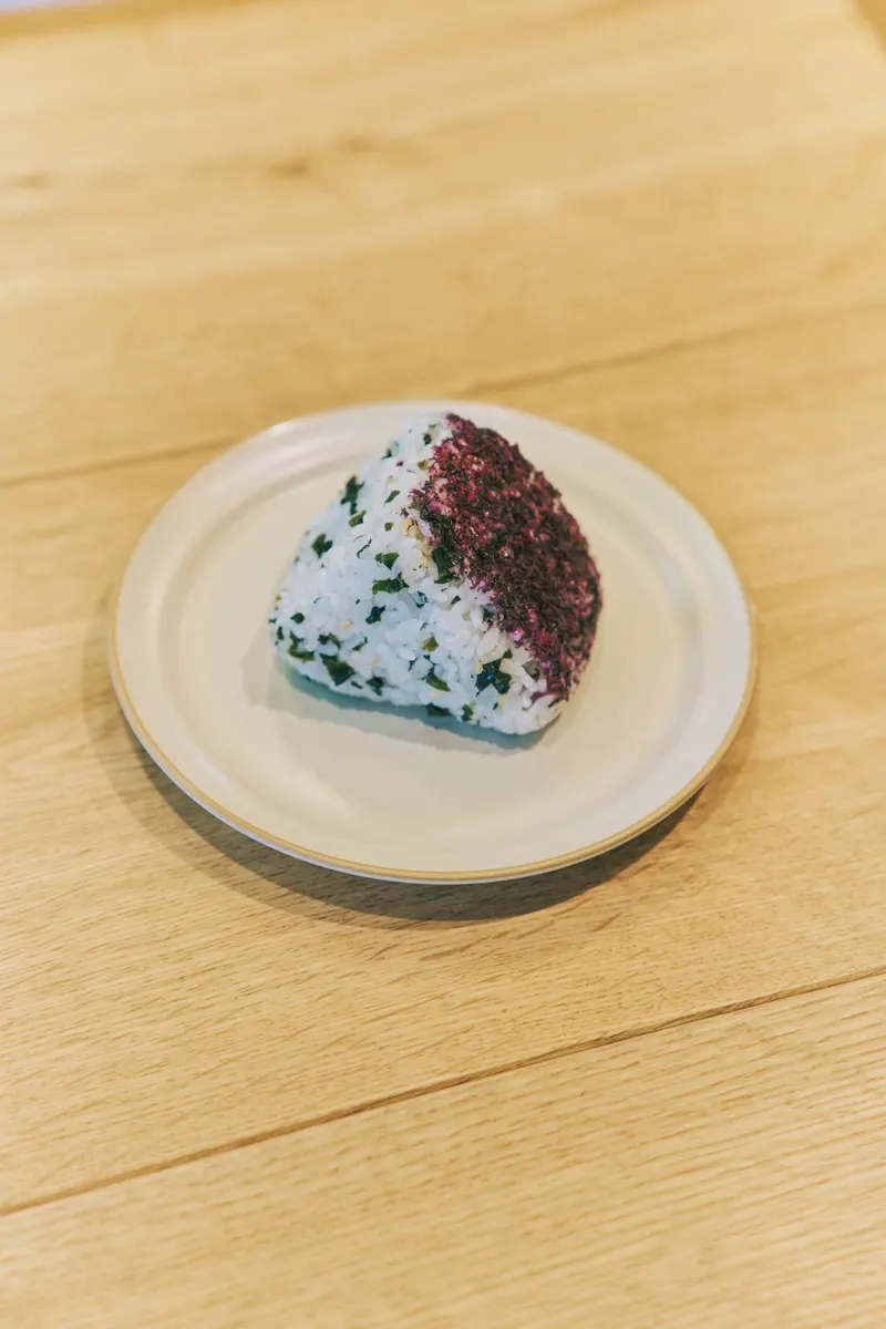 しそわかめのおにぎり